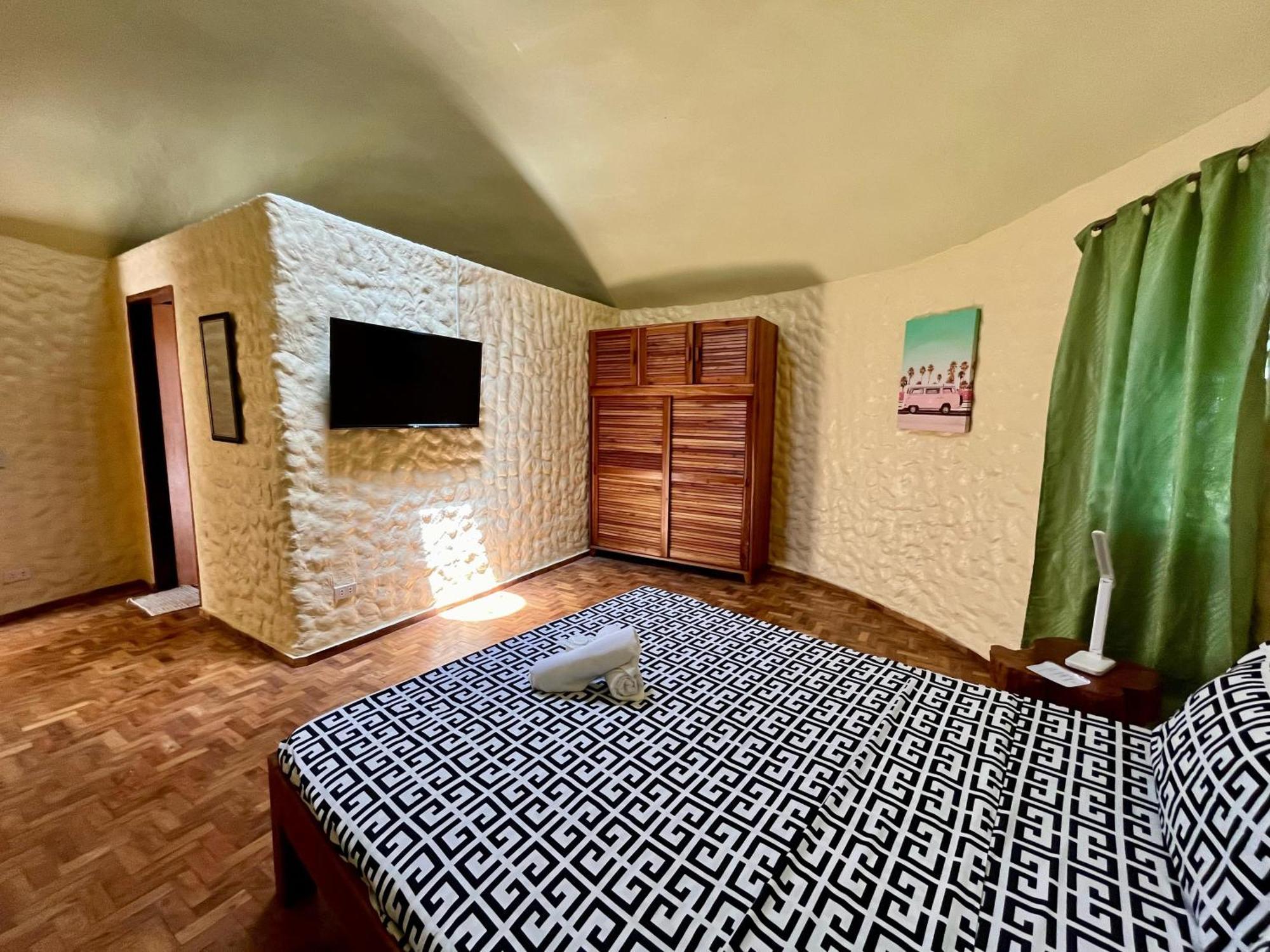 Midnite Inn Panglao Eksteriør billede