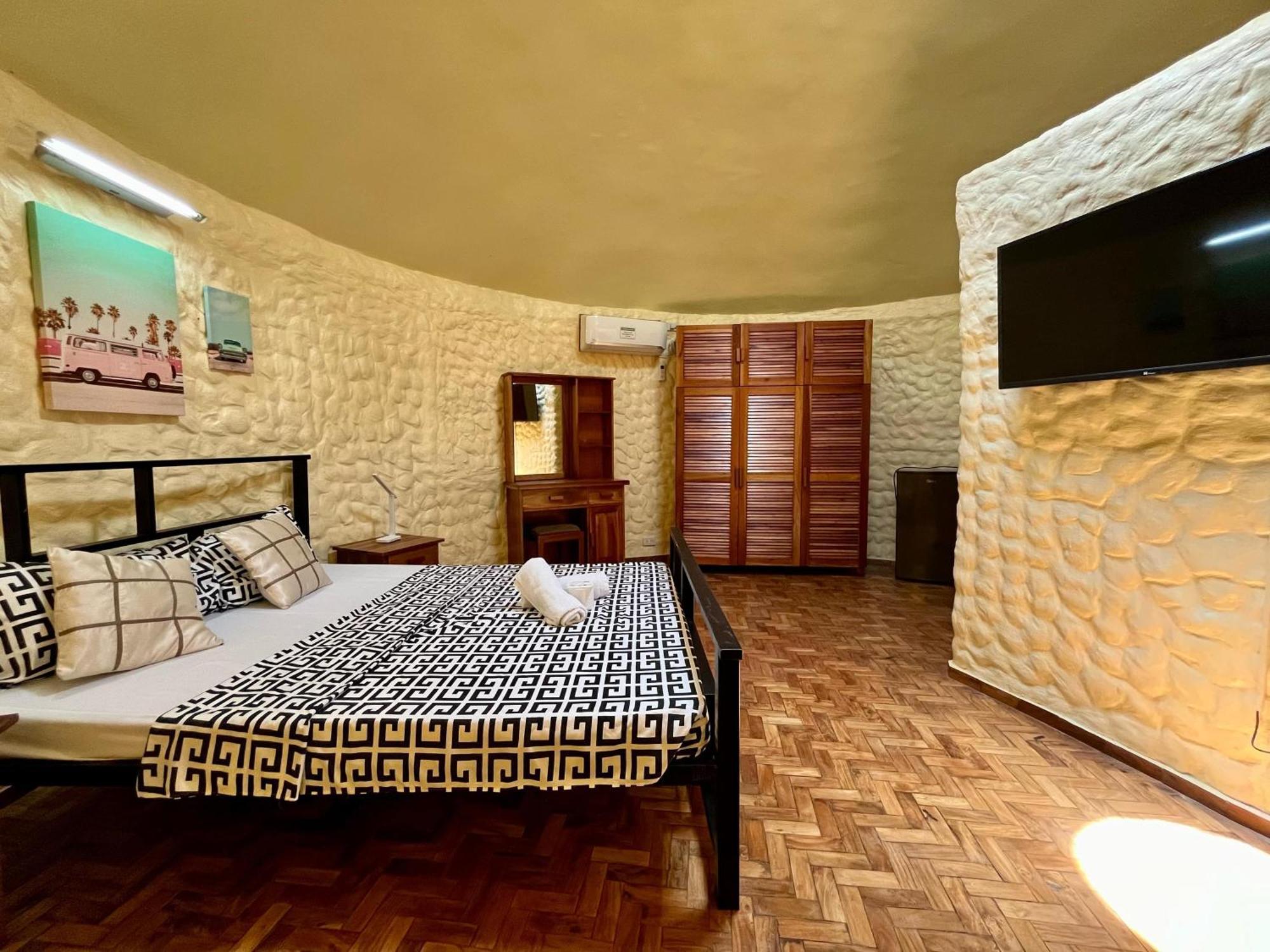 Midnite Inn Panglao Eksteriør billede