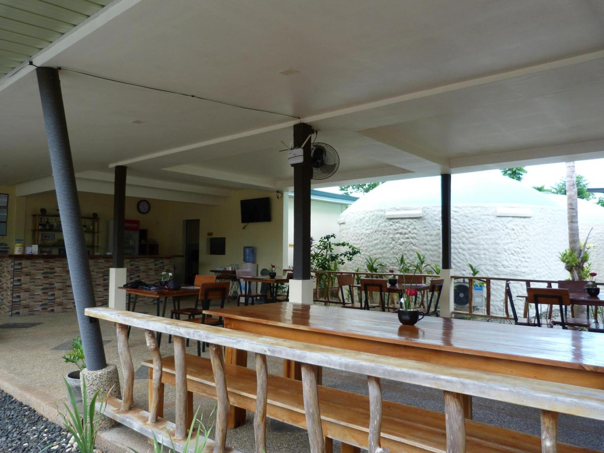 Midnite Inn Panglao Eksteriør billede